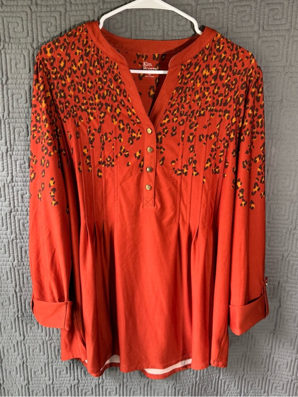 Kim Rogers Blouse Women’s XL Henley V-Neck Orange Long Sleeve Leopard Print